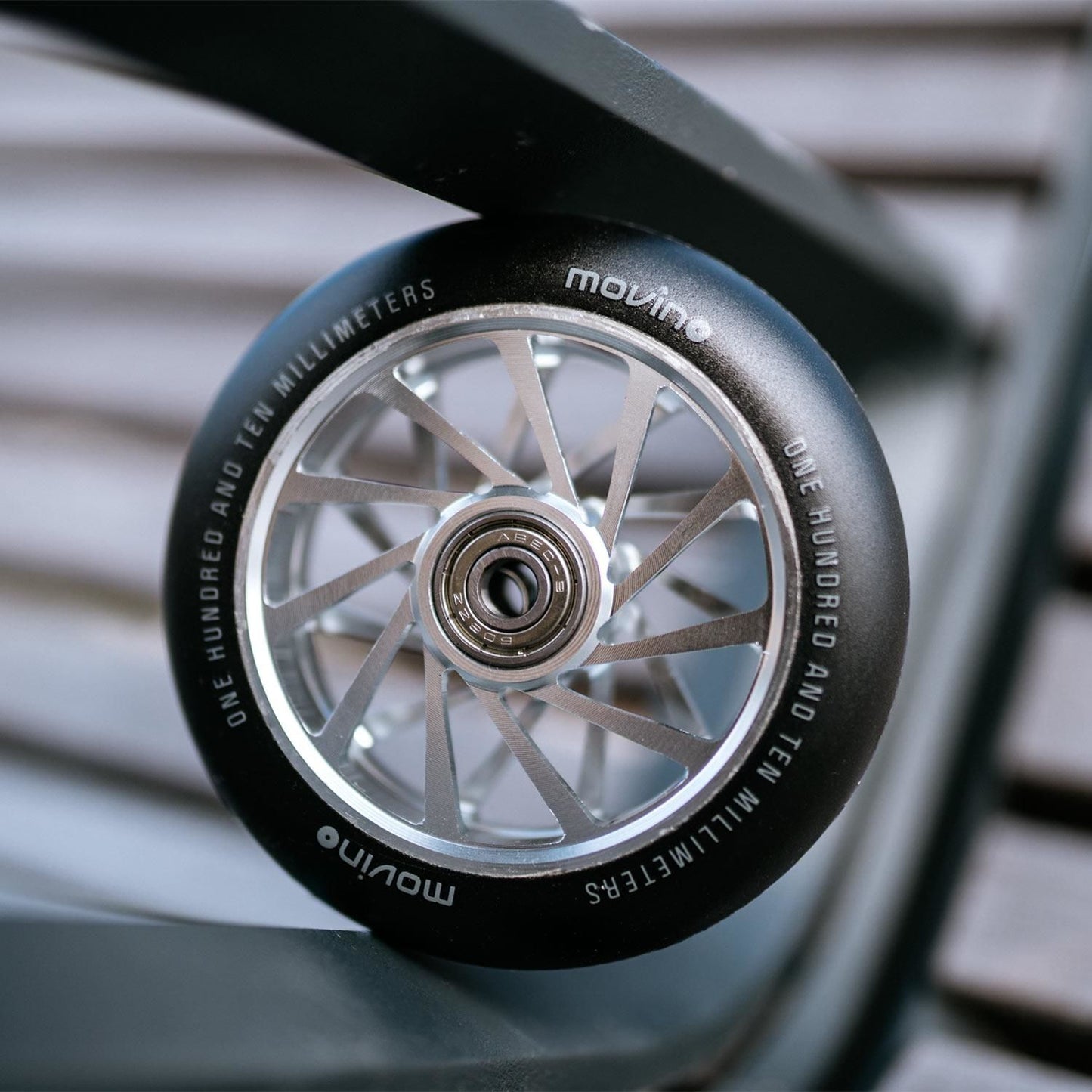 Movino Alu Core 110 mm (preto-prateado)